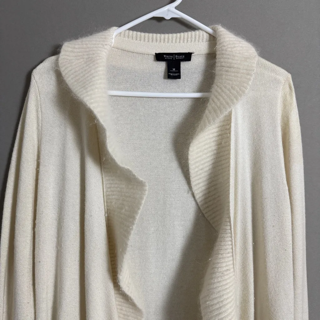 White‎ House Black Market sz M cream ruffle open cardigan - Image 2