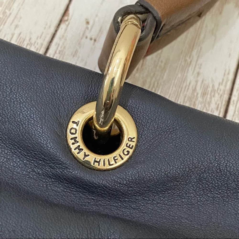 Tommy Hilfiger Postino Navy/Red Color-block 100% Leather Trapezoid Satchel Bag - Image 10