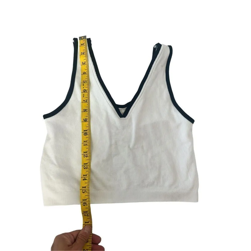 Fabletics white rubbed tank with black trim size large crop - Image 4