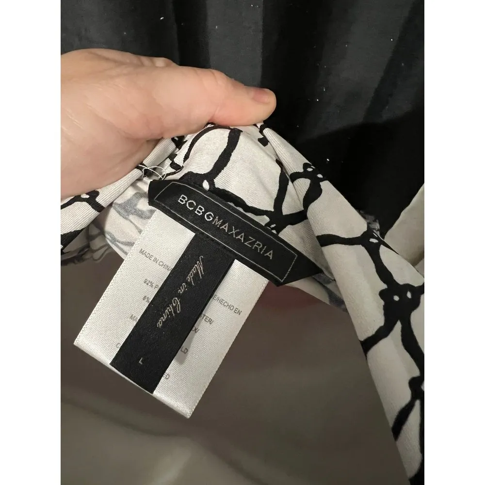 BCBG Maxazria Built In Tank Top Long Sleeve Button Up Blouse LARGE - Image 4