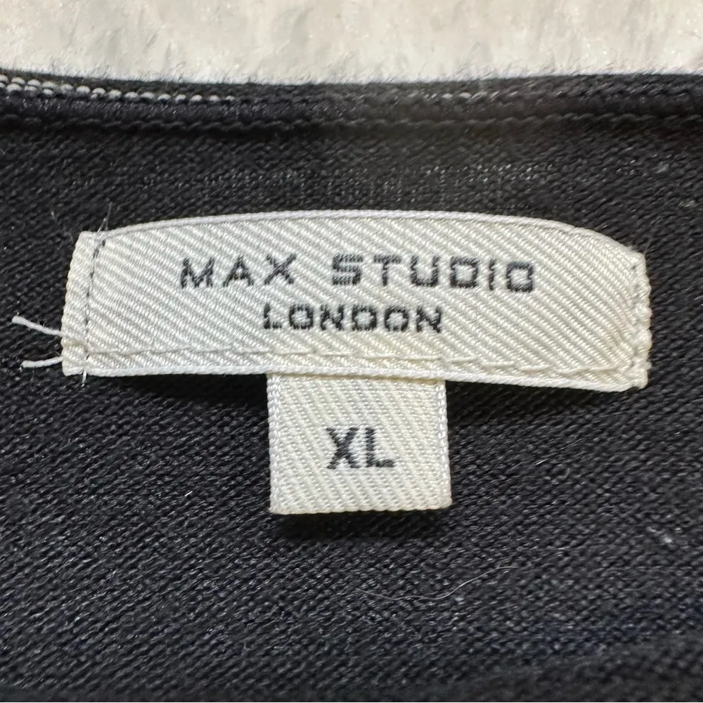 Max Studio short sleeve knit sweater top size XL - Image 2