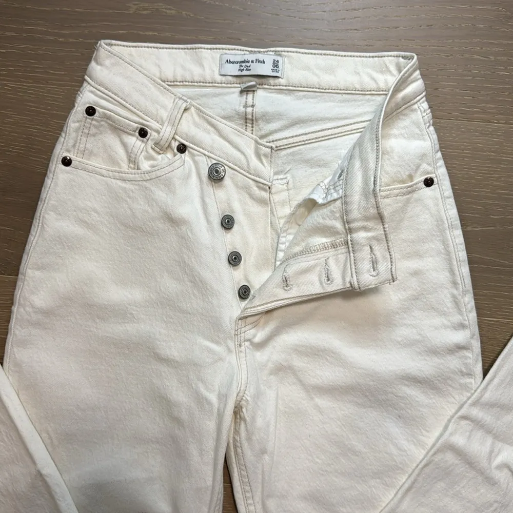 ‘The Dad High Rise’ Curve Love Jeans size 24L / 00L - Image 4