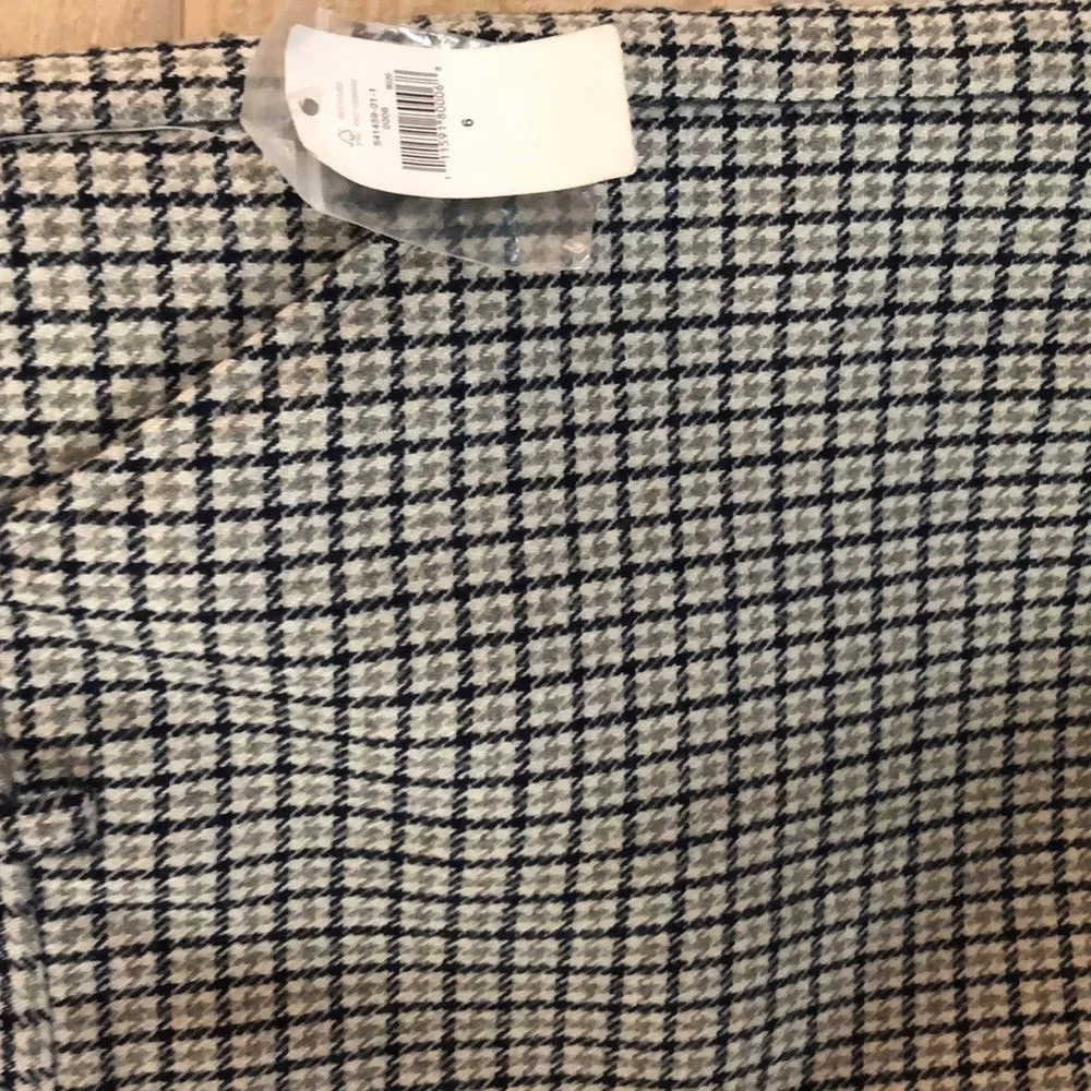 Gap  Wool Blend Brit Shorts in Grey Check‎ - Image 2