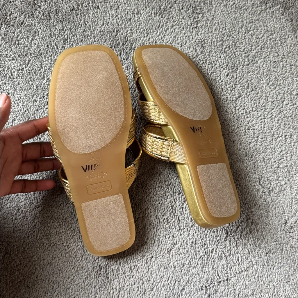 Franco Sarto Gold Estella Toe Loop Sandals SIZE 6.5M - Image 4