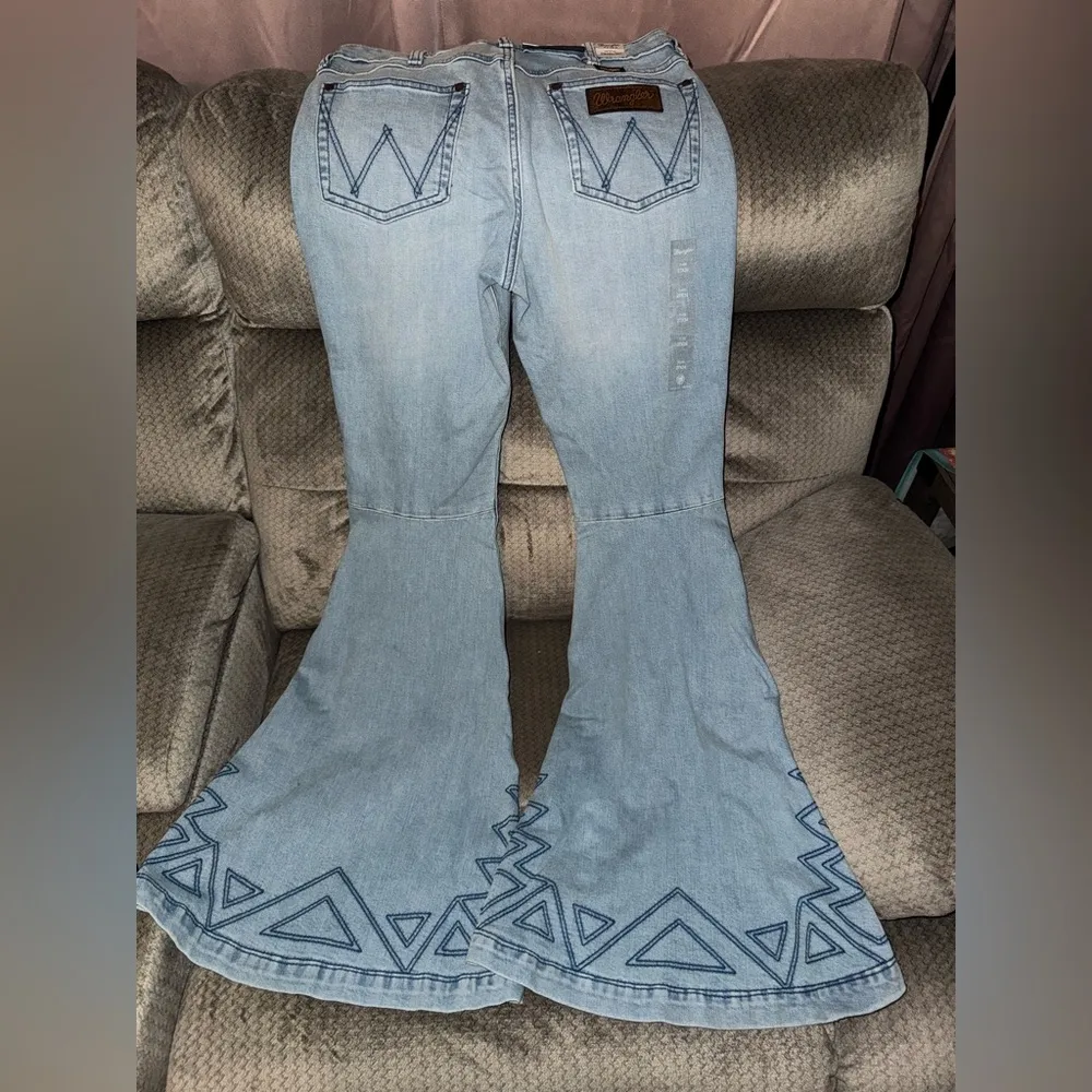 Wrangler Retro Embroidered High Rise Trumpet Flare Jeans - Image 4