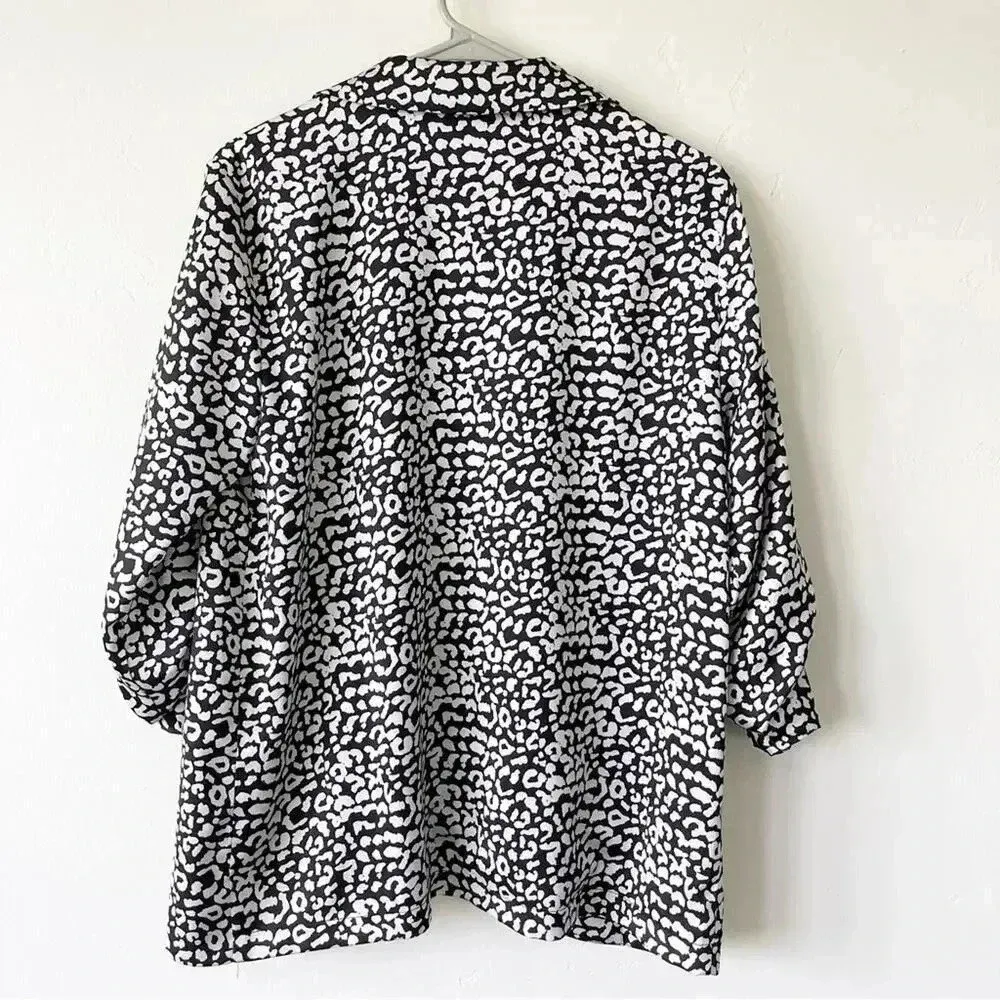 VICI  Resilient Leopard Blazer Medium EUC - Image 7