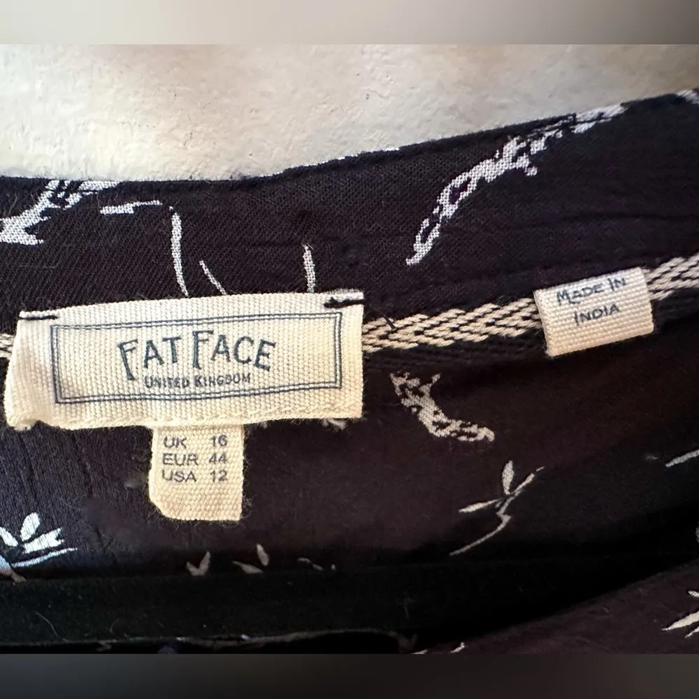 Purdy Botanical Bird Print Blouse, Black & White, split neck with buttons Size 12 - Image 8