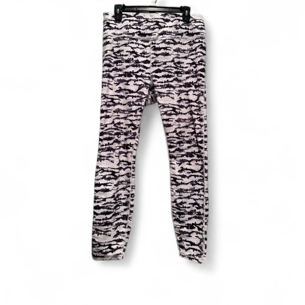 Fabletics‎ Gray White High Waisted Printed Cold Weather Legging Size XL - Image 7