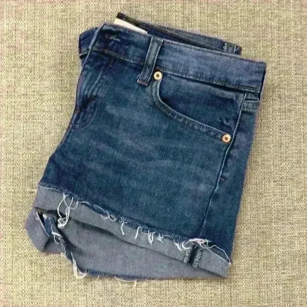 GAP 3” Denim Shorts - Image 4