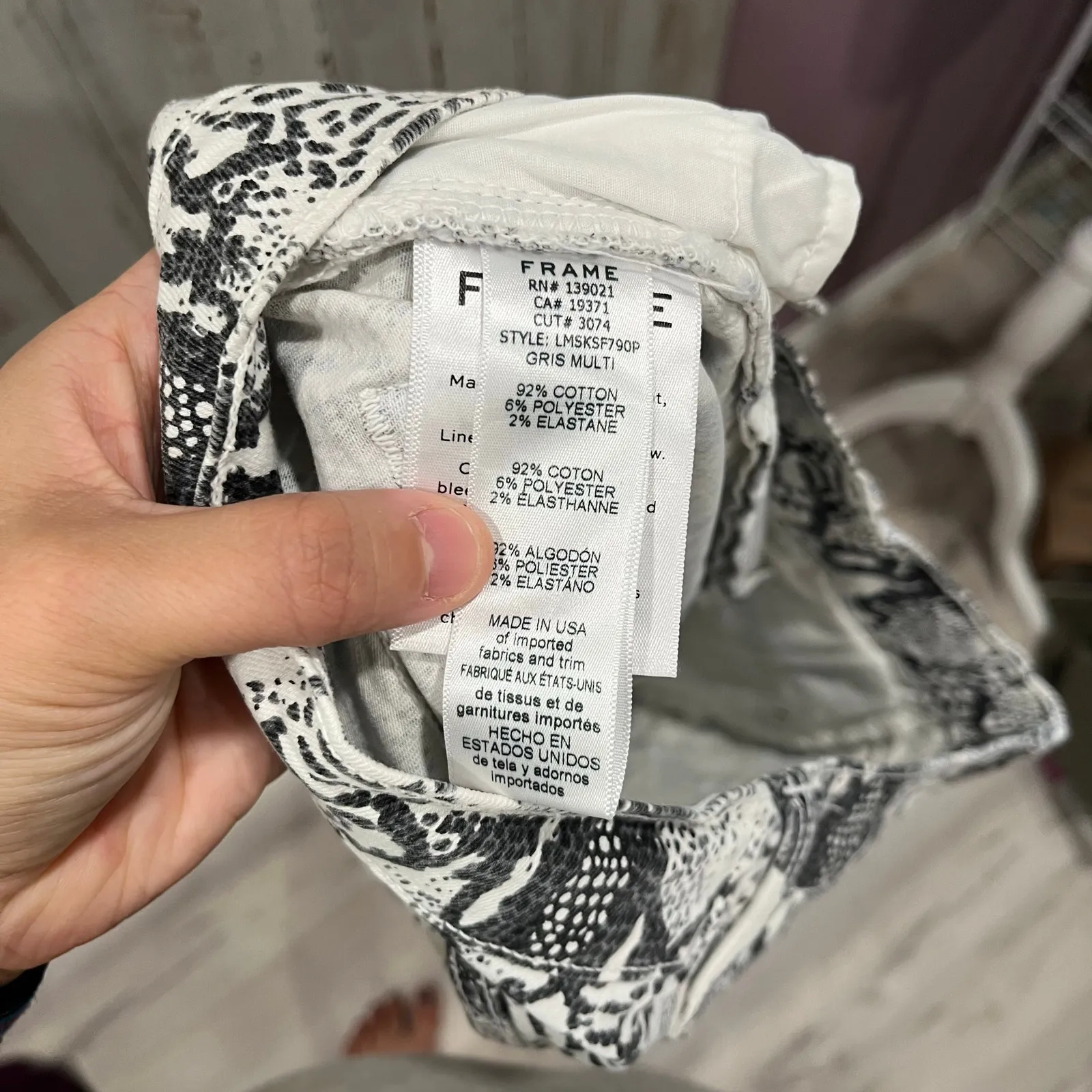 FRAME Le Mini Split Front Black Python-Print Denim Skirt Womens Size 0/25 - Image 5