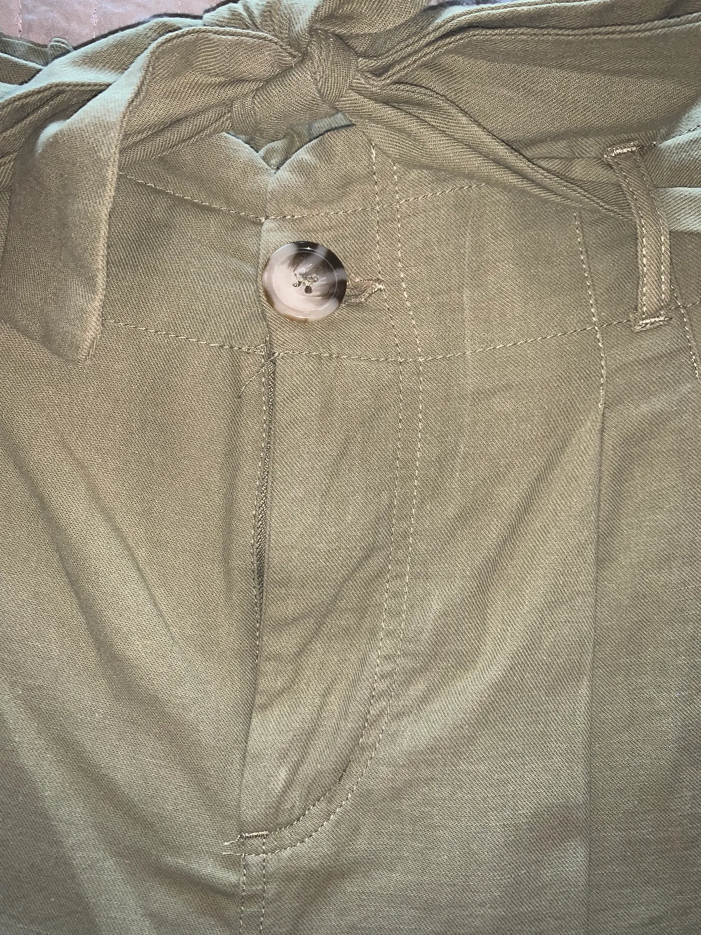 Green Paper Bag Shorts Size L - Image 3