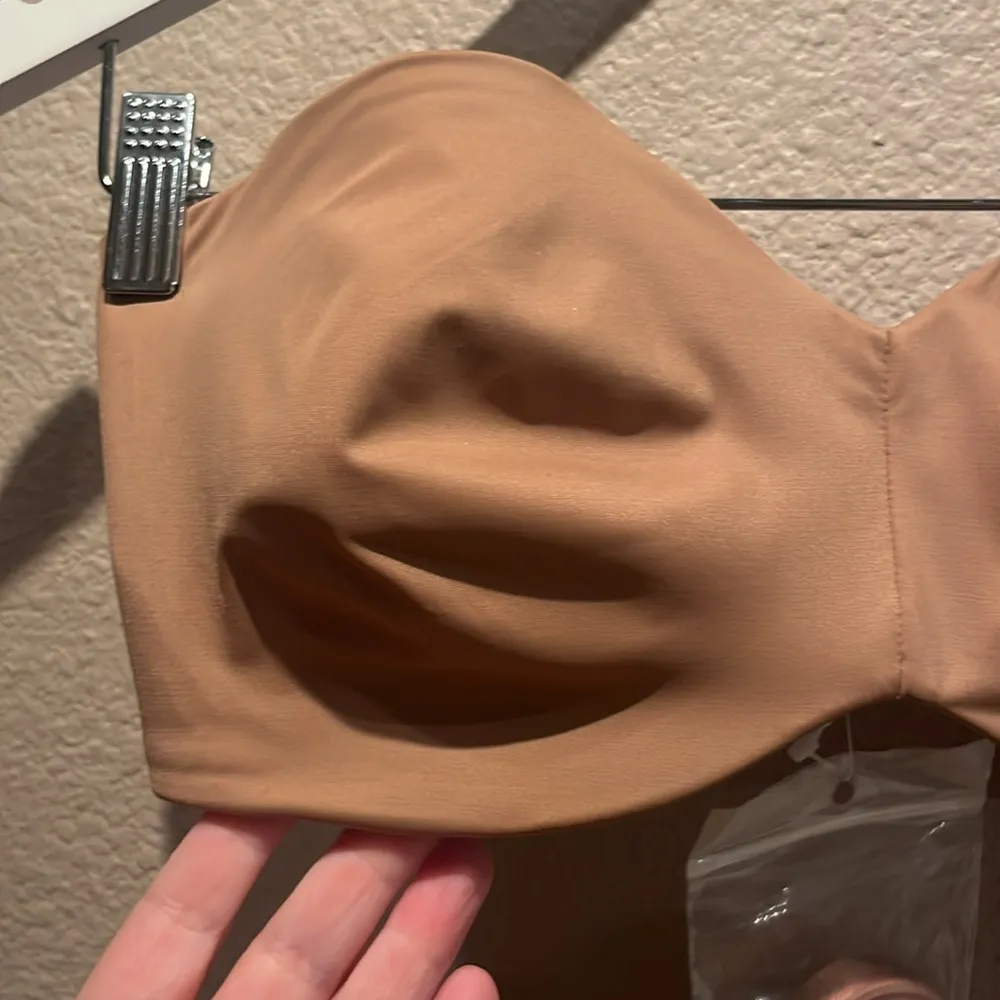 New Delimira Women’s Strapless Bra Nude Beige Tan Size 34DD or 34E - Image 4