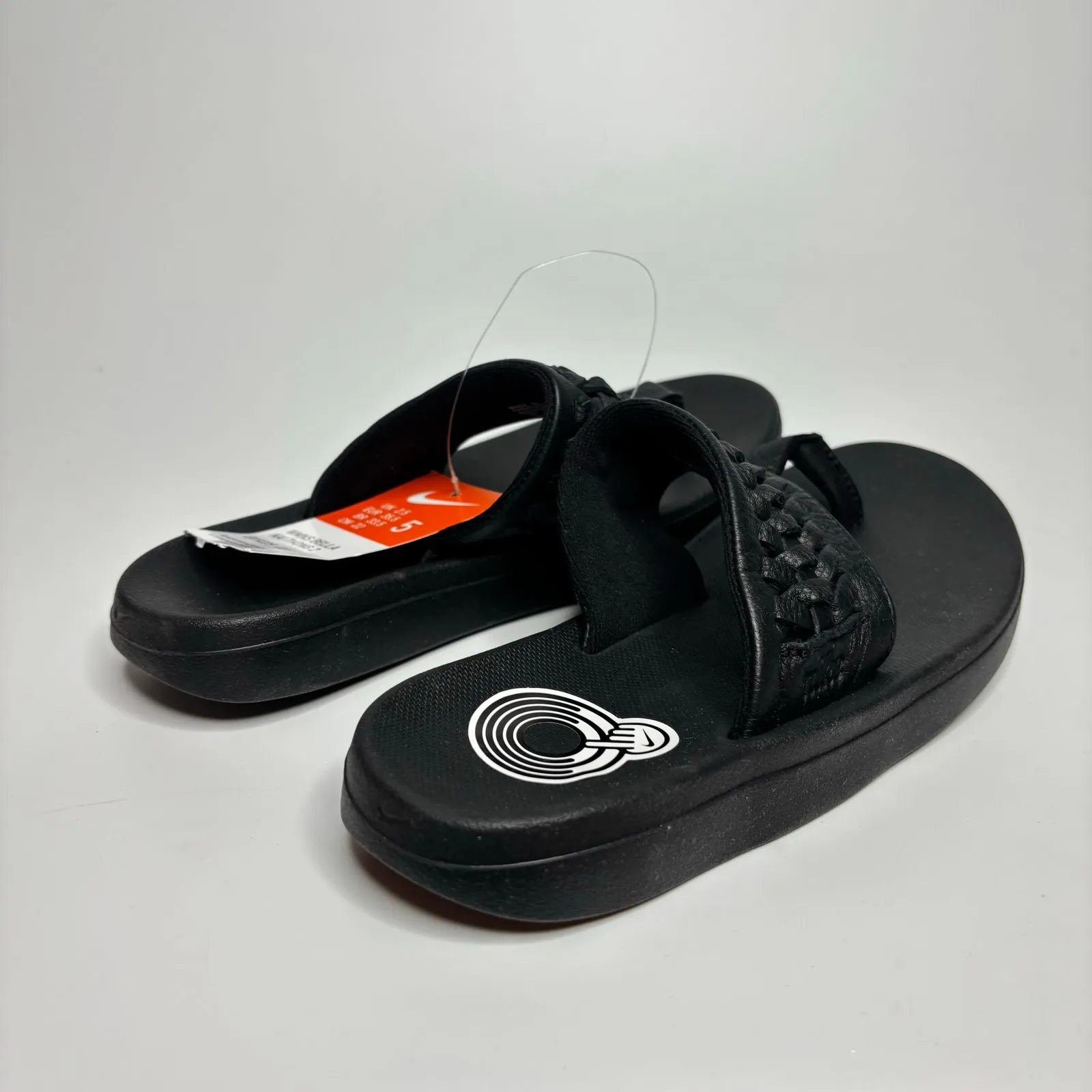 Nike Womens Bella Kai Braided Thong Flip Flop Sandals in Black - Image 5