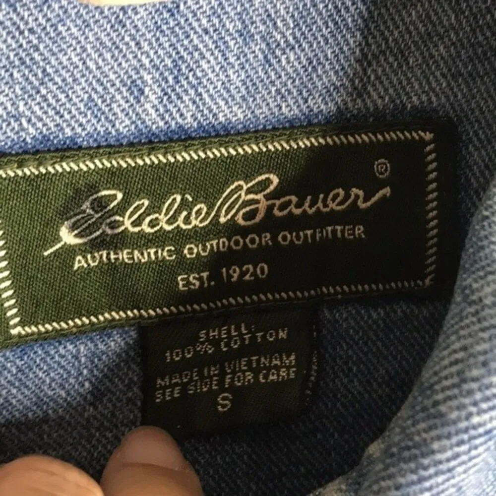 Eddie Bauer button down denim vest with cutoff sleeves size small - Image 4