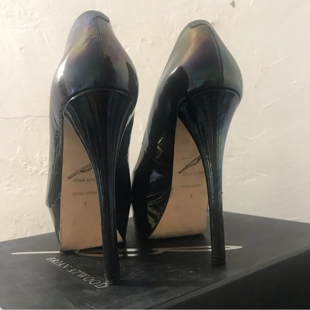 BRIAN ATWOOD stiletto platform patent leather high heels purple green sz 7 EUC - Image 6