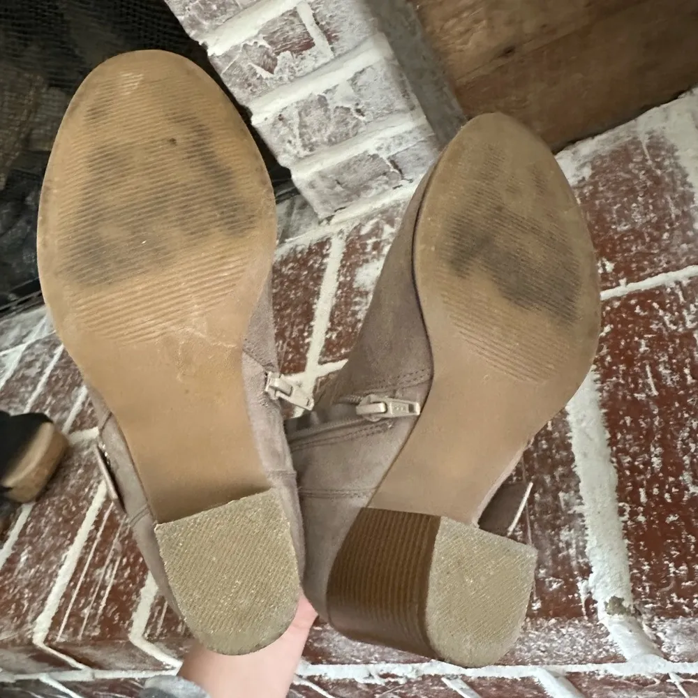 EUC- Apt 9 Tan Heeled Ankle Boots - Image 5