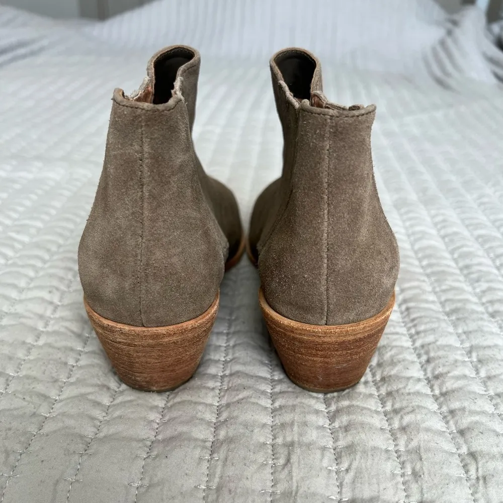 Barlow Suede Taupe Block Heel Chelsea Boots, size 6 1/2 - Image 2