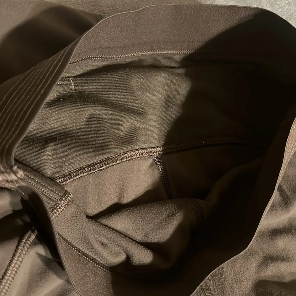 Lululemon leggins size 6 - Image 4