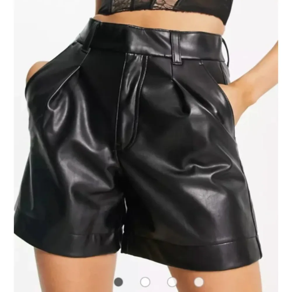 Abercrombie & Fitch Vegan Leather Shorts Womens Size XS Camel Tan High Rise - Image 3