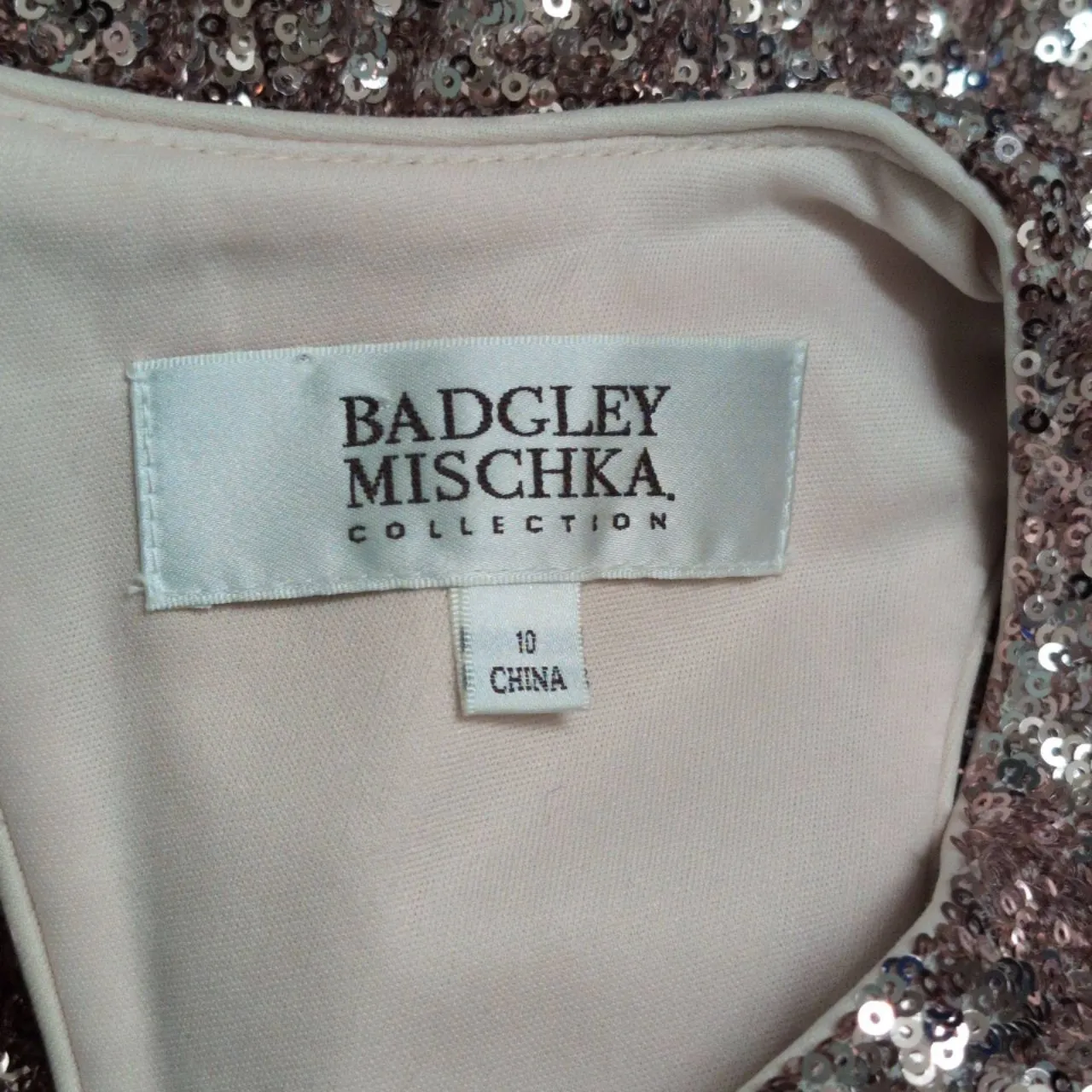 BADGLEY MISCHKA Rose Gold Sequin V-Neck Sleeveless Formal Gown Dress Size 10 - Image 10