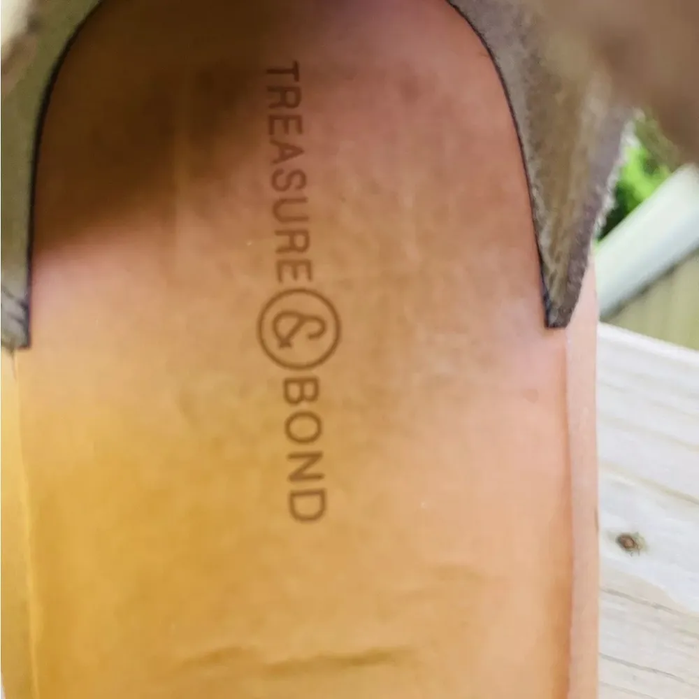 Women’s Tan Suede Ankle Strap Wood Block Heeled Sandal Size 7.5 - Image 2