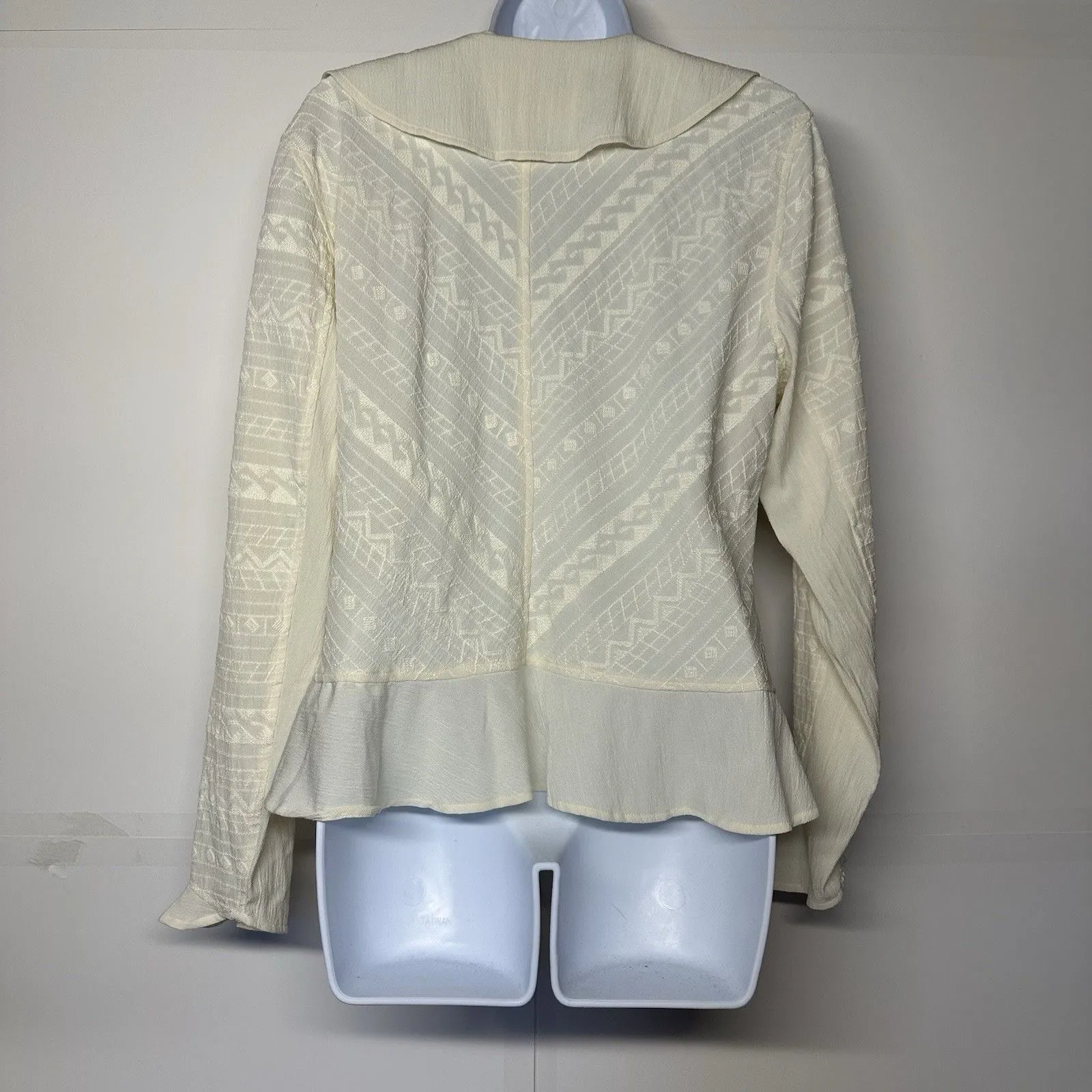 Coldwater Creek Women's White Button Down Blouse - Size L - Textured Rayon Blend - Image 8