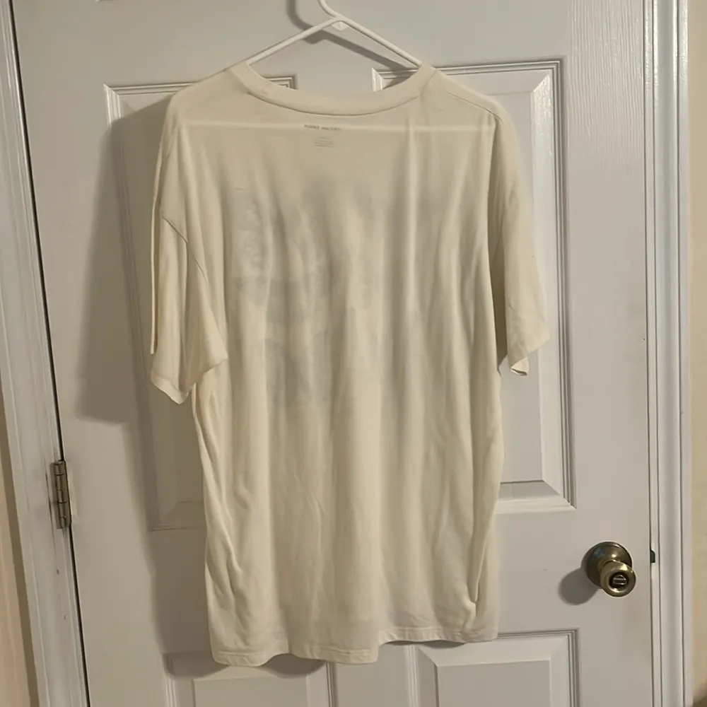 American Eagle Butterly Graphic Tee - Image 3