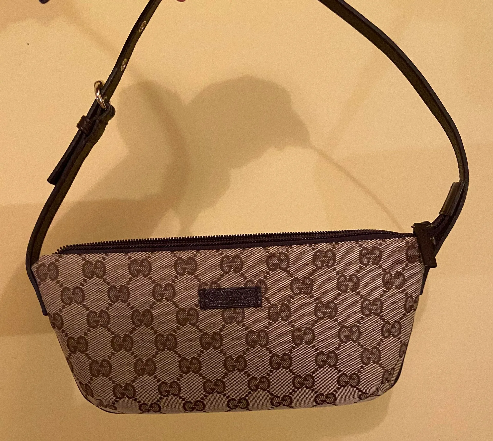 Gucci Shoulder Bag - Image 2