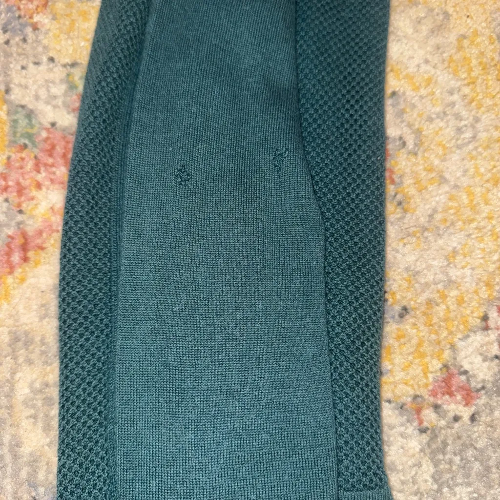 lululemon athletica green Textured Shoulder Sweater Gray Size 8 - Image 5