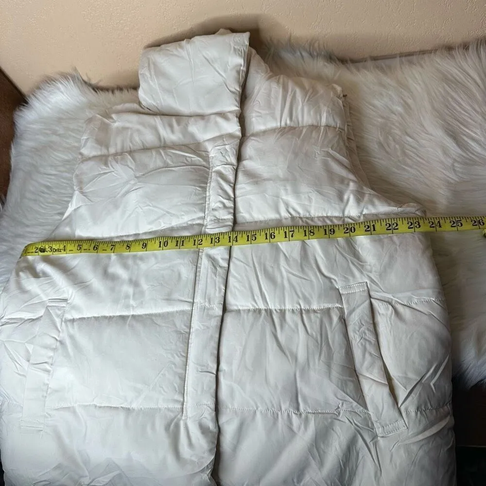 Fashion Cream Puffer Vest Size Large - Image 9