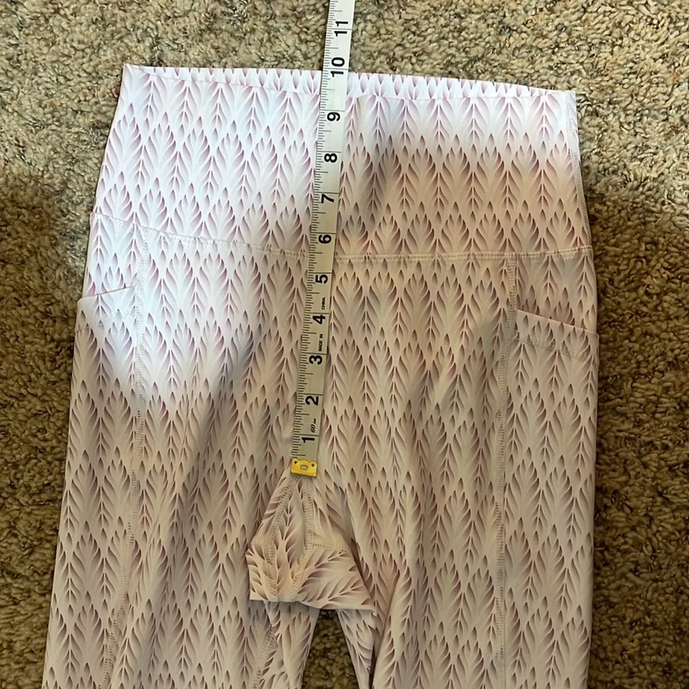 Buff Bunny White Pink Pattern Active Athletic Leggings Side Pockets Size Small - Image 12