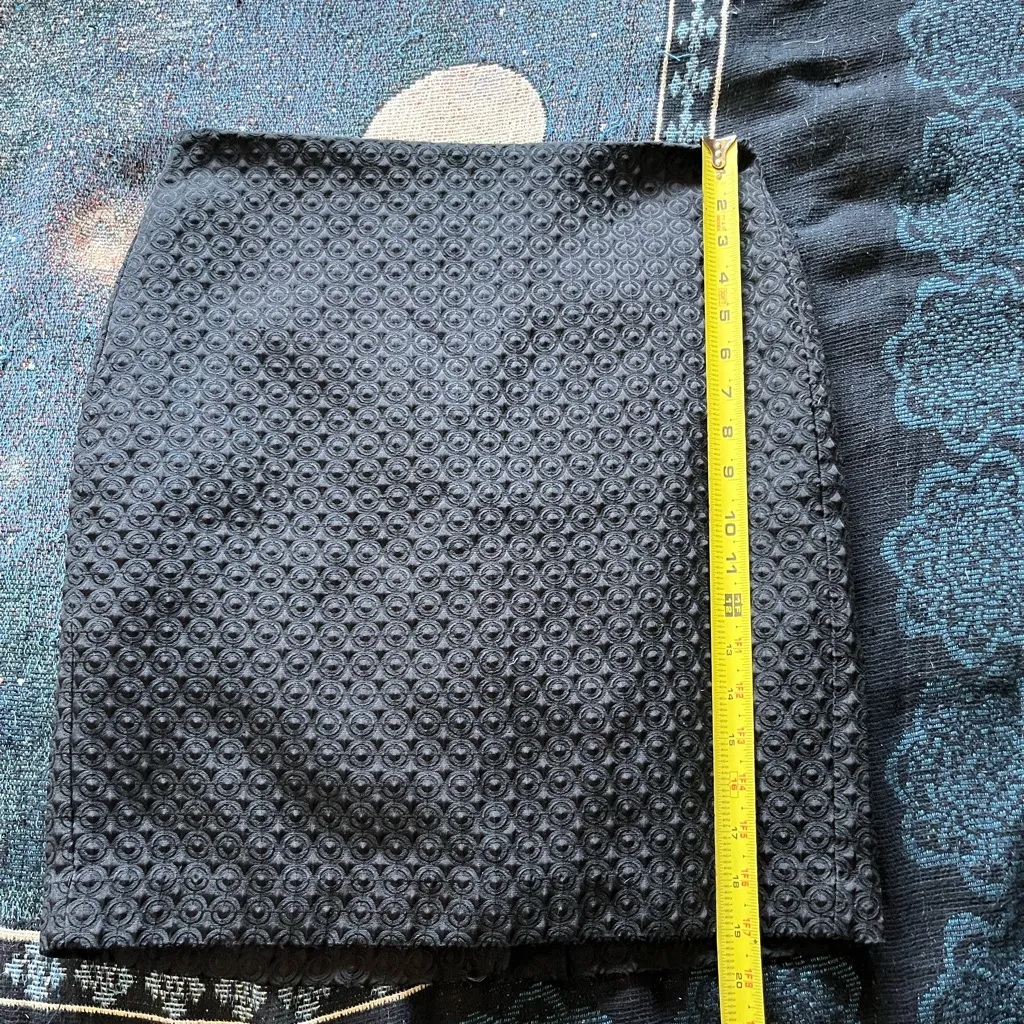 Banana Republic Black Pencil Skirt Knee-Length Workwear SZ 6 Preppy Embroidered - Image 10