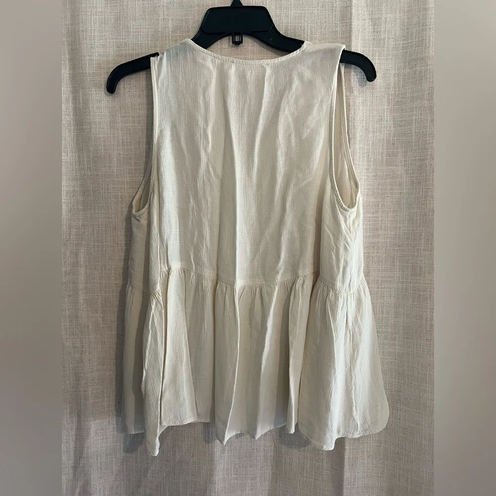 American Threads Cream Asymmetrical Sleeveless Blouse - Image 2