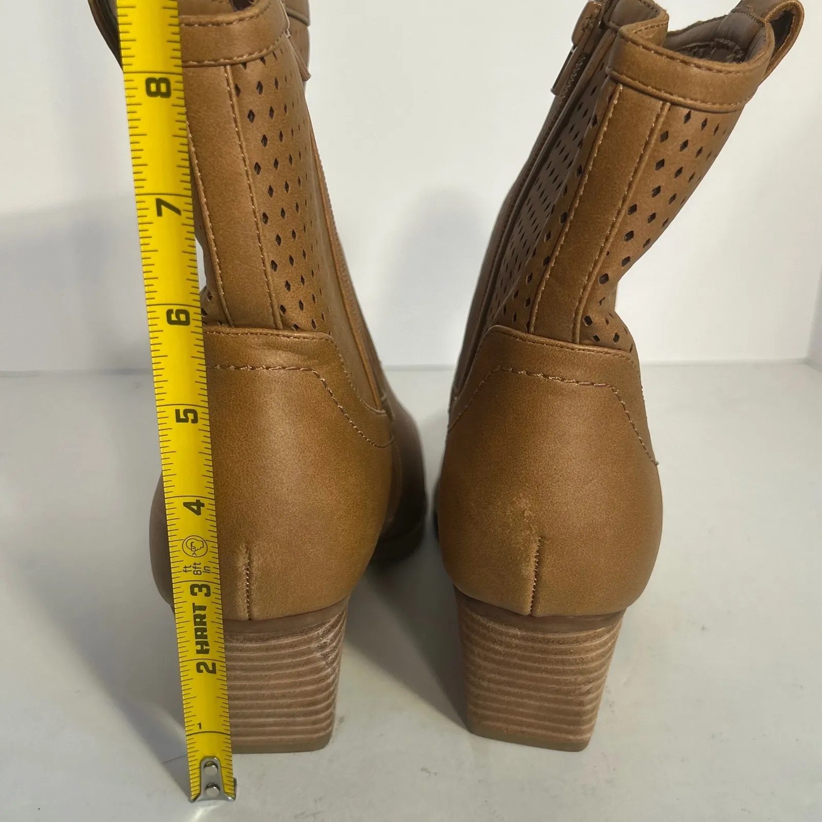 Dolce Vita Kirby Tan Perforated Ankle Boots Women's Size 9 Stacked Heel Brown - Image 3