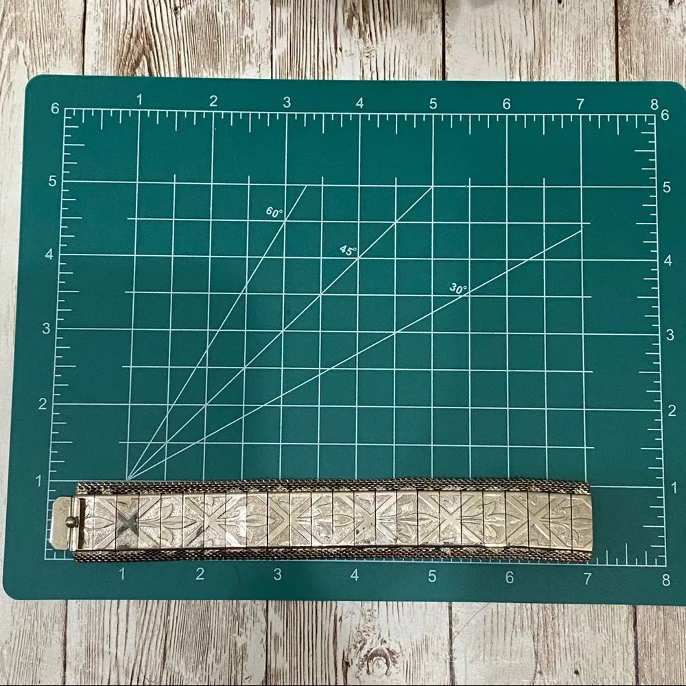 Vintage Unsigned Fleur de Lis Etched Silver Tone Mesh Bracelet - Image 9