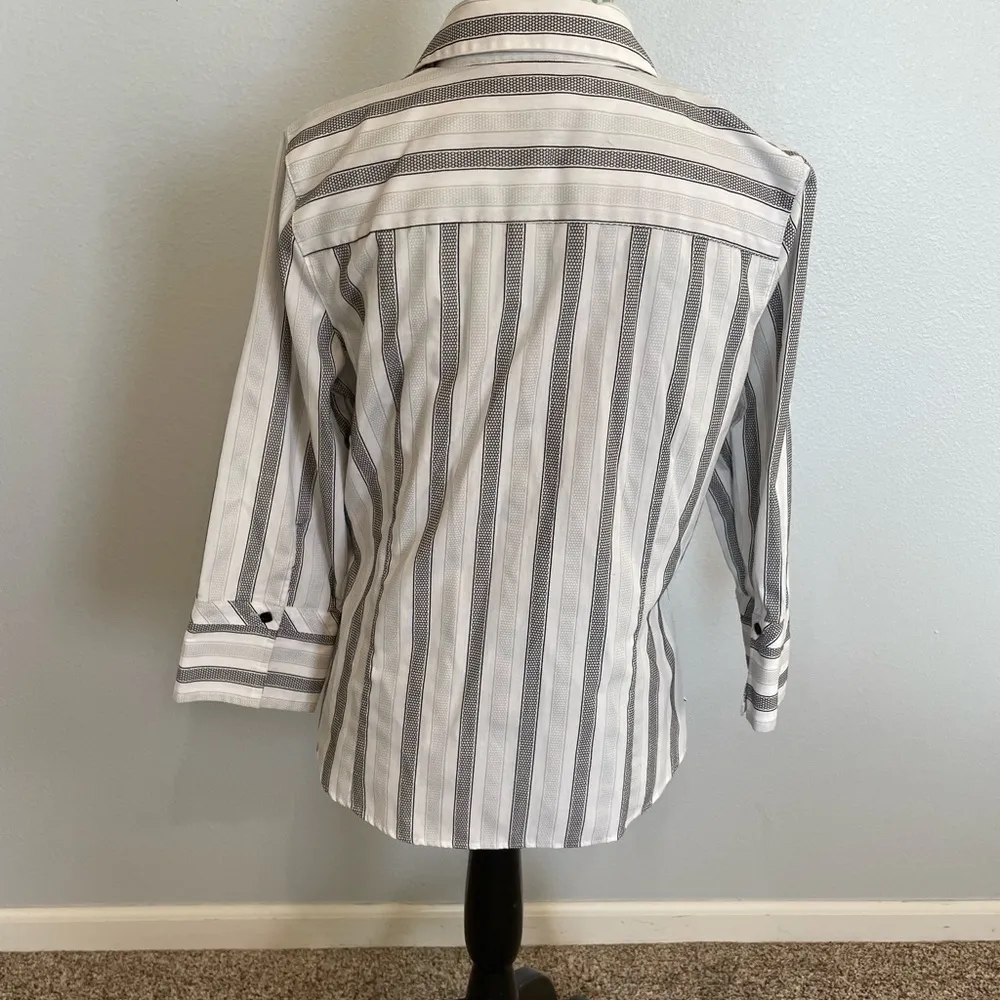 Foxcroft Wrinkle Free Fitted Striped Button Blouse  size 10 White Gray & Black - Image 3