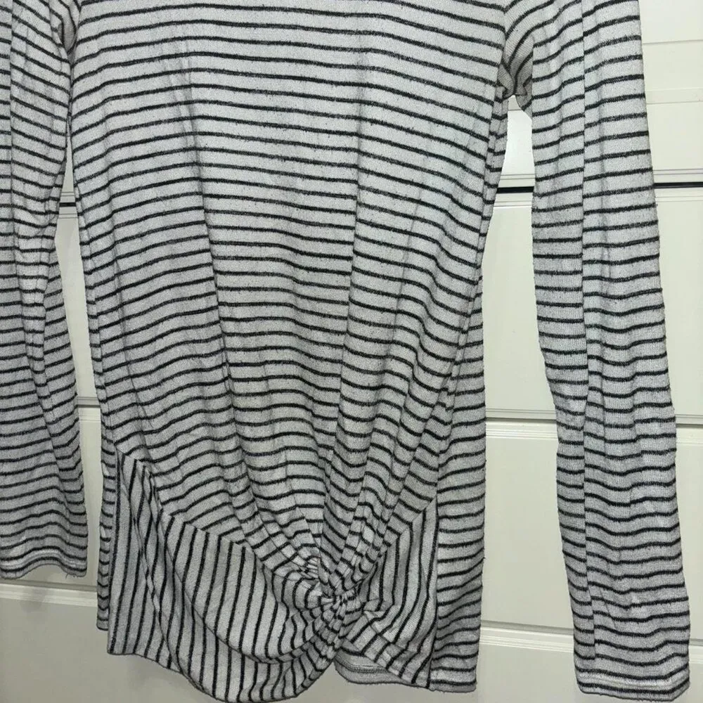 Banana republic top - Image 2