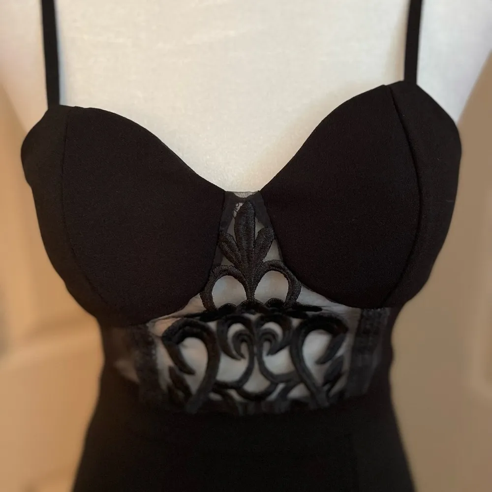 Charlotte Russe vtg strappy little black dress with mesh inset & front slit. XS - Image 7