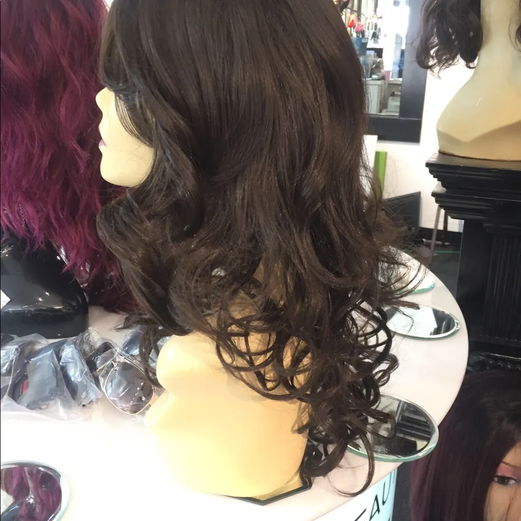 Brown wig dark brown the lighting looks lighter - Image 2