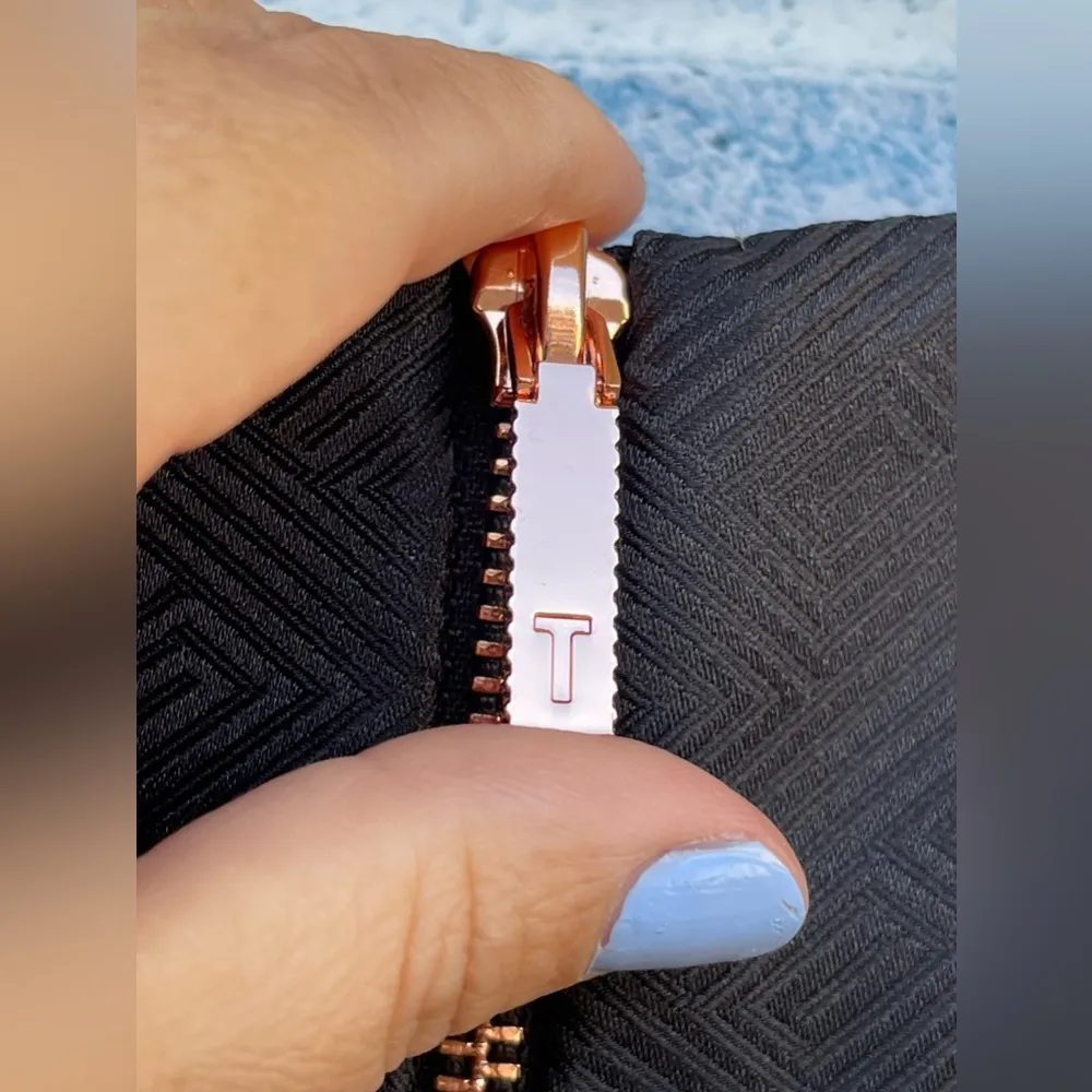 TED BAKER Black Floral Jacquard Eden
Dress size 1 / small - Image 7