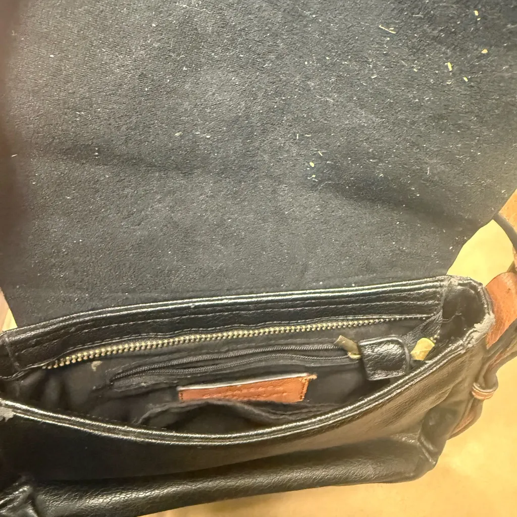 3 for $15 Vintage G.H. Bass & Co. Black Leather Crossbody with Tan Strap - Image 2