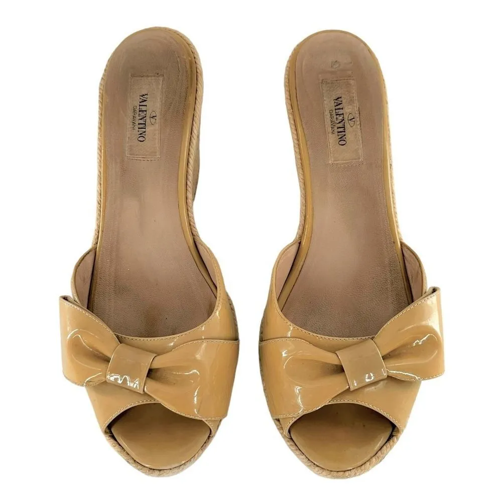VALENTINO Camel Tan Patent Leather Bow Peep Toe Espadrille Mules Size 40 - Image 2