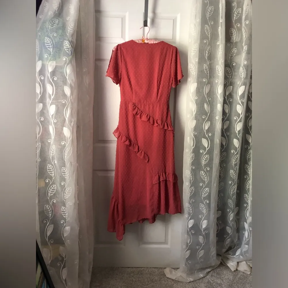 Lulus Next to You Rusty Rose Swiss Dot Ruffled Midi Dress sz S side slits - Image 9