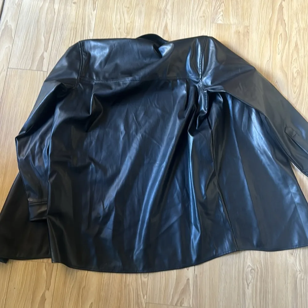 WEWOREWHAT FAUX LEATHER BUTTON DOWN - Image 3