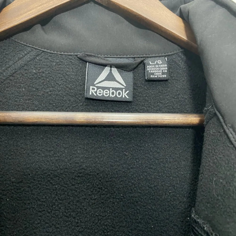 Reebok Women's Black Jacket with Pink Accents - Image 8