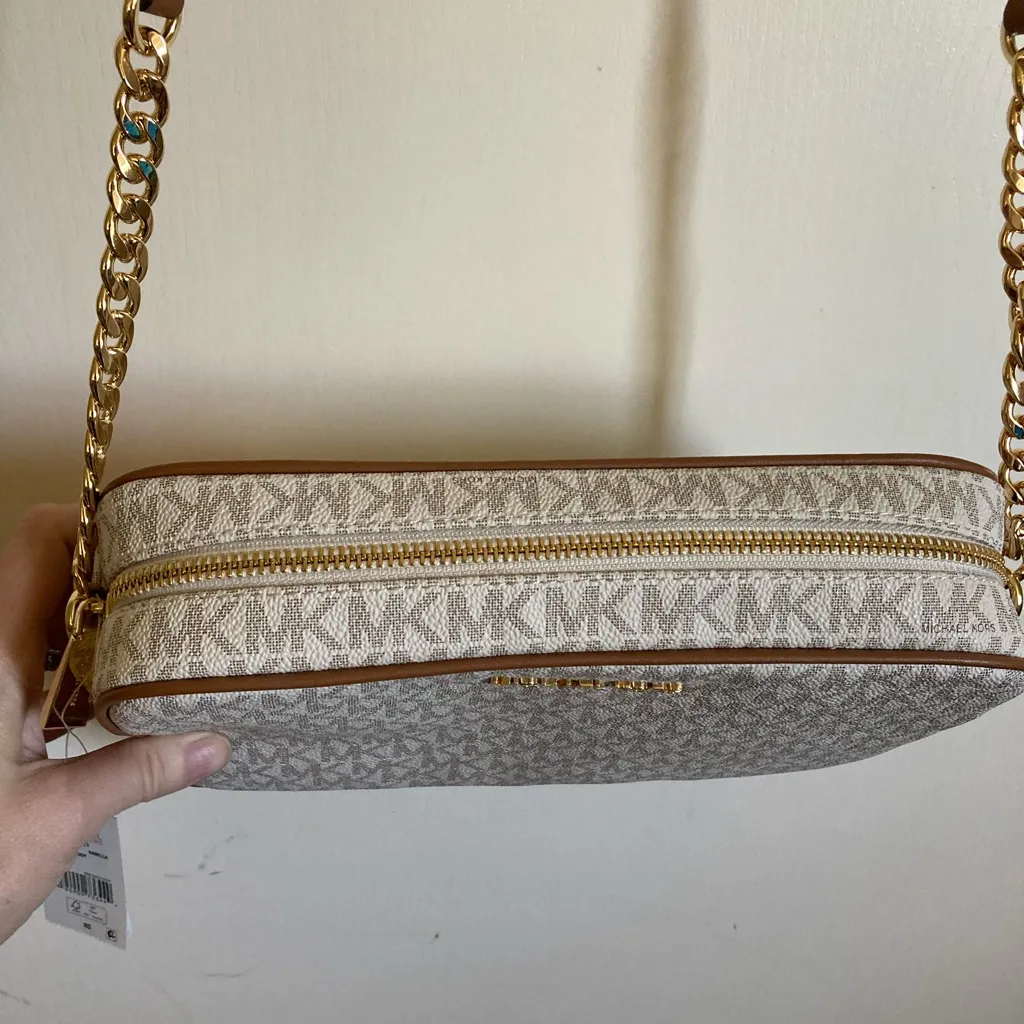 ***Michael Kors New Large Jet Set Vanilla Signature Logo East/West Crossbody - Image 12