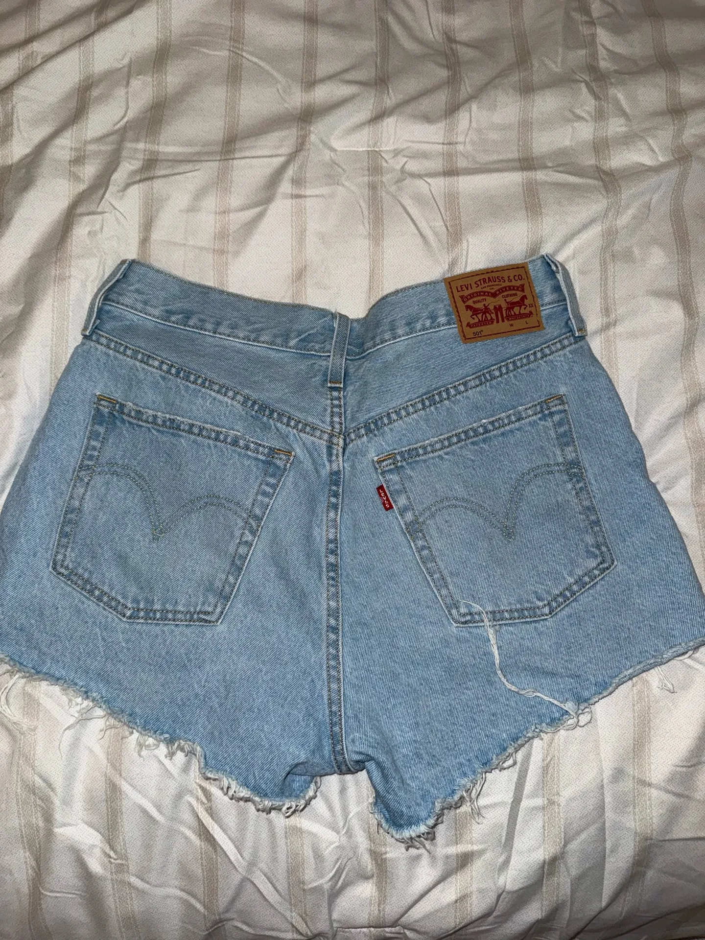 Levi’s 501 Denim Shorts High-Rise - Image 2