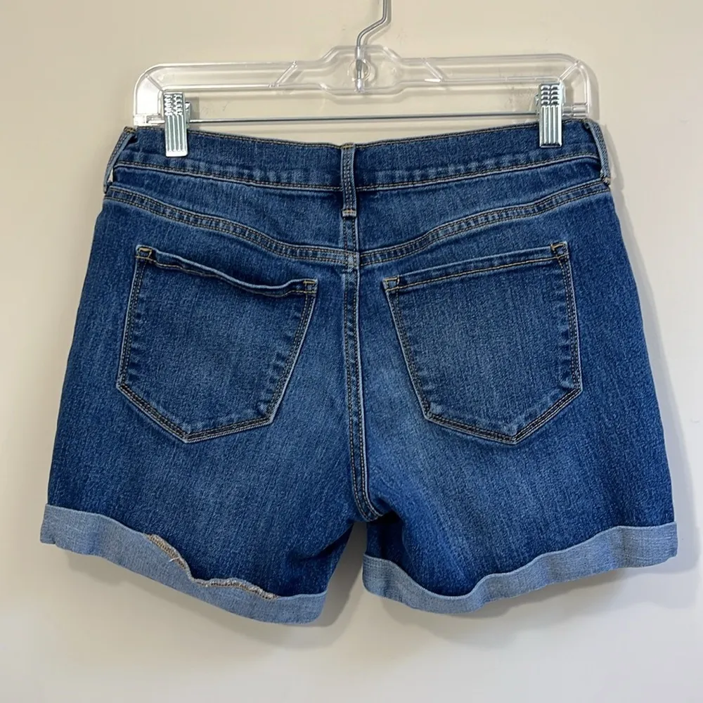 Old Navy Women’s Cuffed Bottom Denim Shorts Size 6 - Image 3
