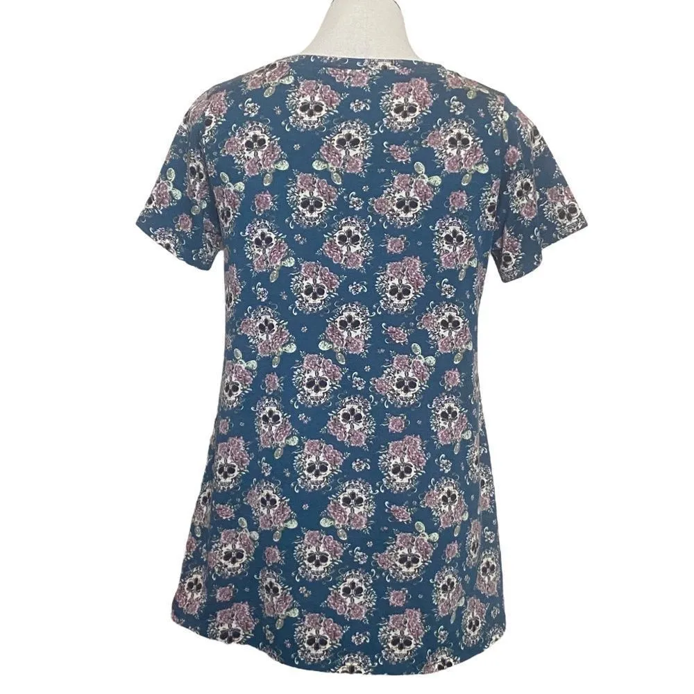 LuLaRoe Christy Short Sleeve T Shirt Top Skulls Roses Size Small - Image 3