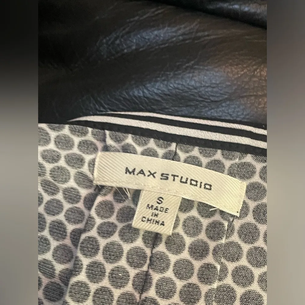 MAX‎ Studio Women’s Black/White Short Sleeve Shoulder Cut Out Sleeve Top Size S - Image 7